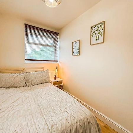 Bright & Spacious Split Level Flat In Kennington London Kültér fotó