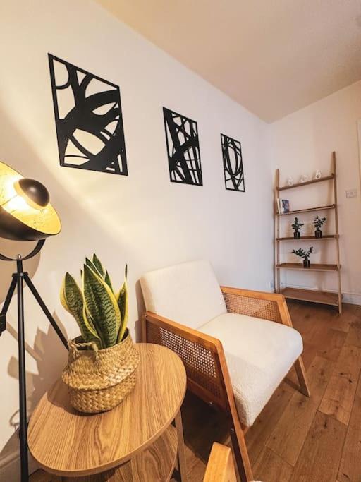 Bright & Spacious Split Level Flat In Kennington London Kültér fotó
